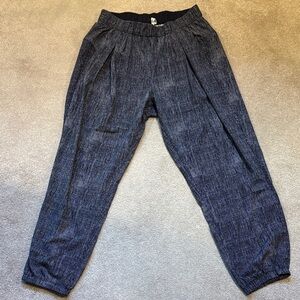 Lululemon Cropped Black and White Joggers